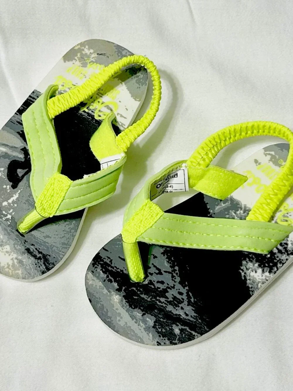 XS 3/4 Oshkosh B'gosh Flip Flops with elastic heel strap Excellent condition